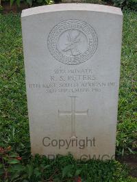 Dar Es Salaam War Cemetery - Peters, R S